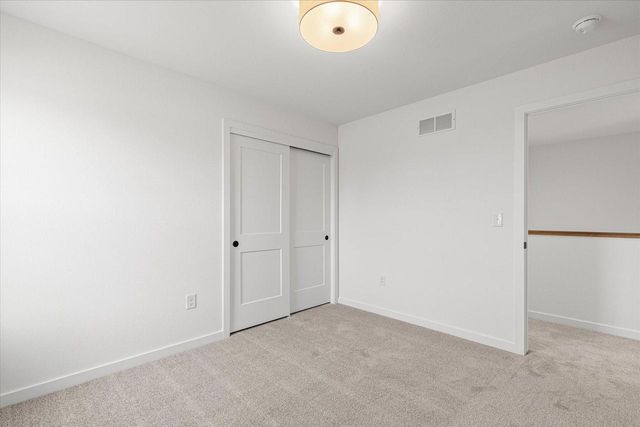 584 Twin Creeks DRIVE, Dousman, WI 53118