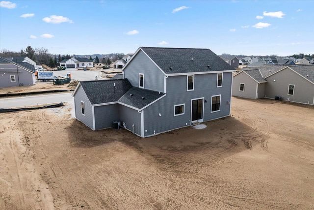 584 Twin Creeks DRIVE, Dousman, WI 53118