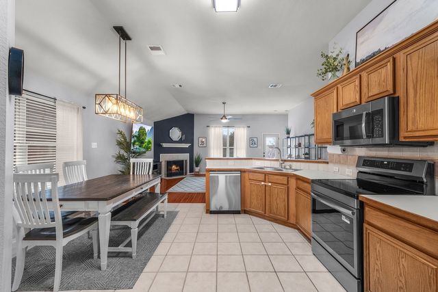 8421 Cactus Flower Drive, Fort Worth, TX 76131