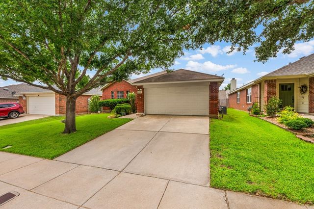8421 Cactus Flower Drive, Fort Worth, TX 76131