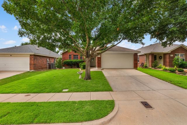 8421 Cactus Flower Drive, Fort Worth, TX 76131