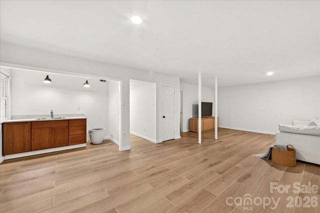 6724 Constitution Lane, Charlotte, NC 28210