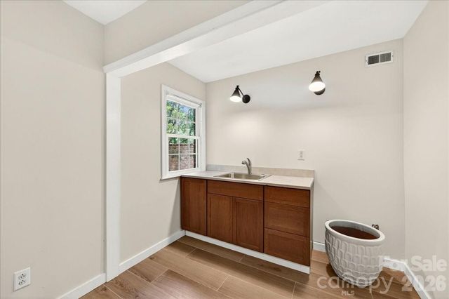 6724 Constitution Lane, Charlotte, NC 28210