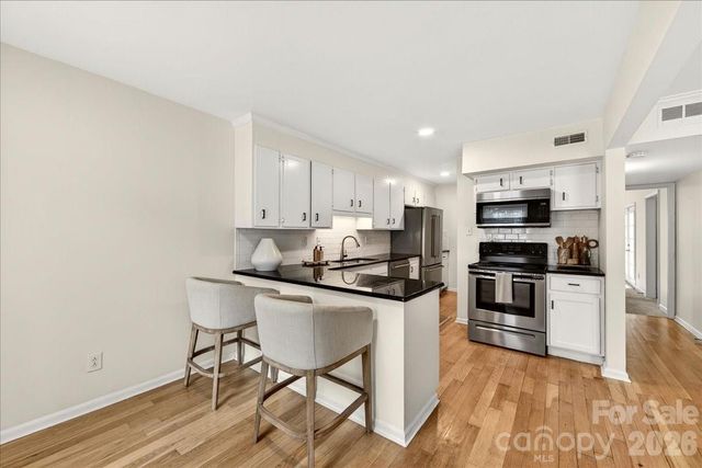 6724 Constitution Lane, Charlotte, NC 28210