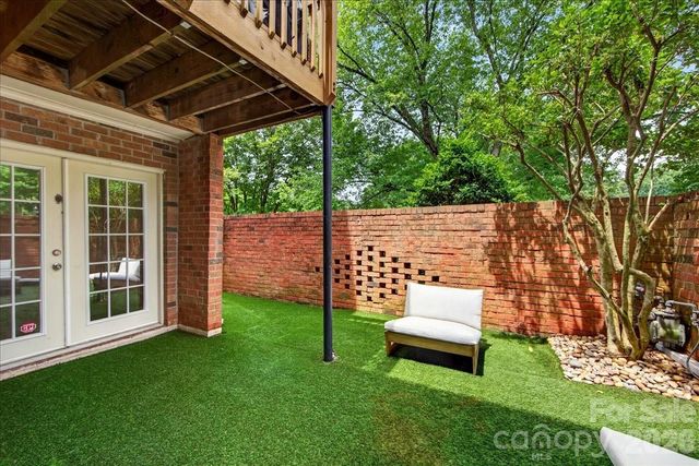 6724 Constitution Lane, Charlotte, NC 28210