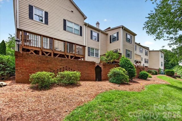 6724 Constitution Lane, Charlotte, NC 28210