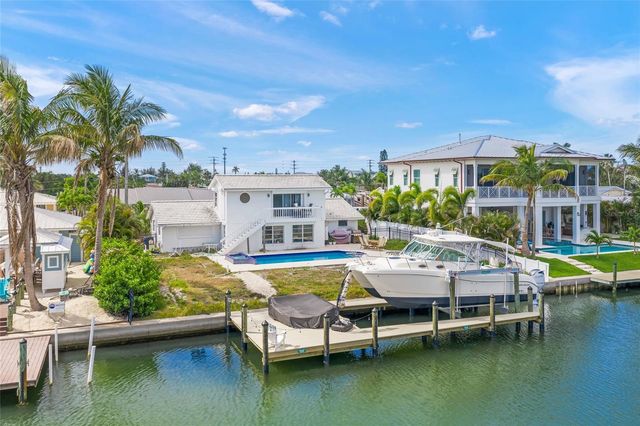 512 67TH STREET, Holmes Beach, FL 34217