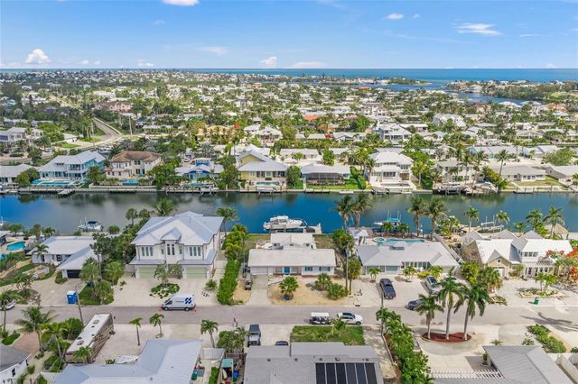 512 67TH STREET, Holmes Beach, FL 34217