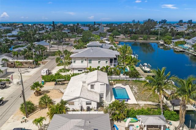 512 67TH STREET, Holmes Beach, FL 34217