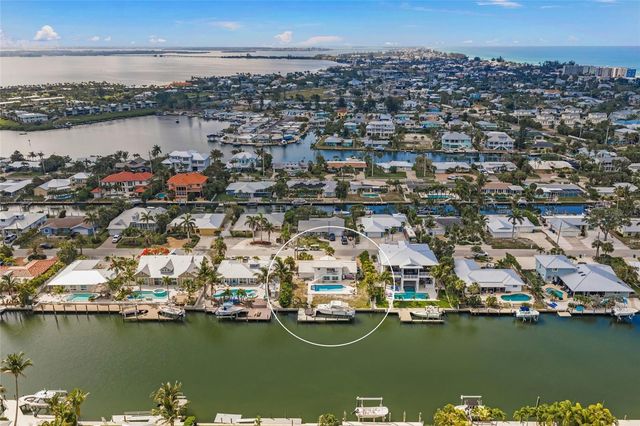 512 67TH STREET, Holmes Beach, FL 34217