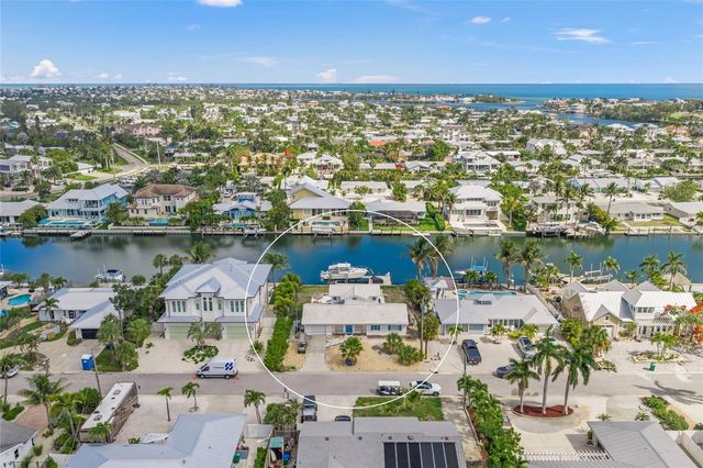 512 67TH STREET, Holmes Beach, FL 34217