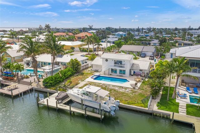 512 67TH STREET, Holmes Beach, FL 34217