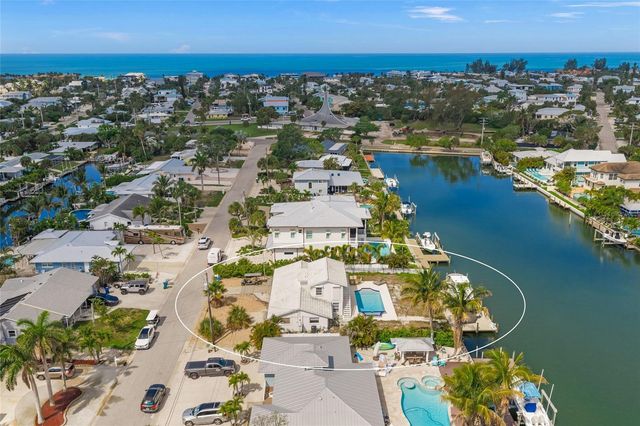 512 67TH STREET, Holmes Beach, FL 34217