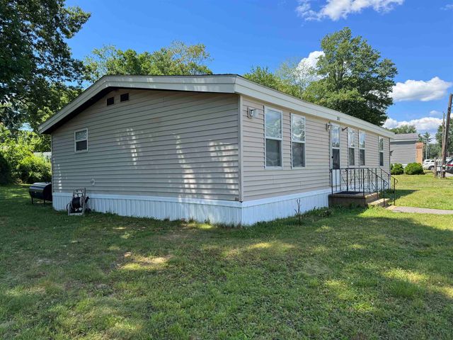 301 Sherwood Glen, Somersworth, NH 03878