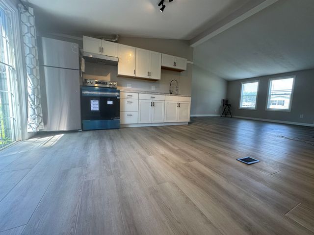 301 Sherwood Glen, Somersworth, NH 03878