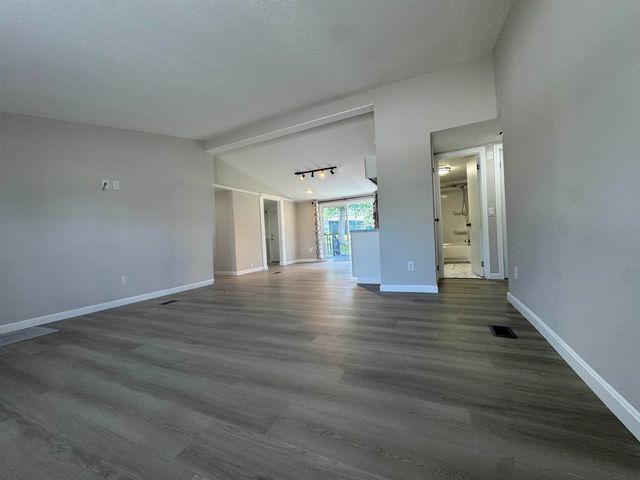 301 Sherwood Glen, Somersworth, NH 03878