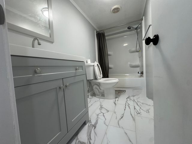301 Sherwood Glen, Somersworth, NH 03878