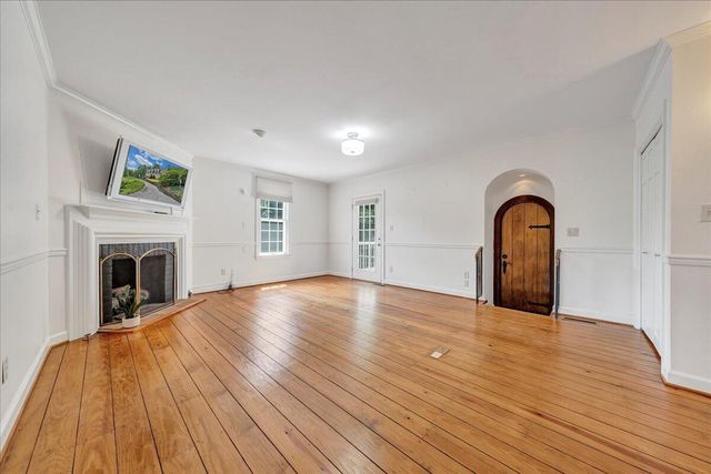 5004 Crossbow CIR, Roanoke, VA 24018
