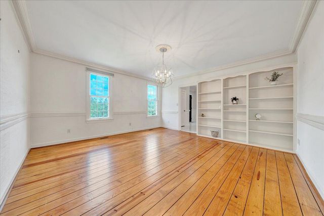 5004 Crossbow CIR, Roanoke, VA 24018