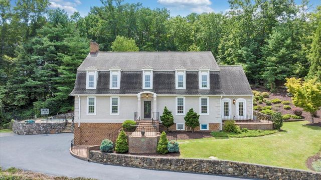 5004 Crossbow CIR, Roanoke, VA 24018