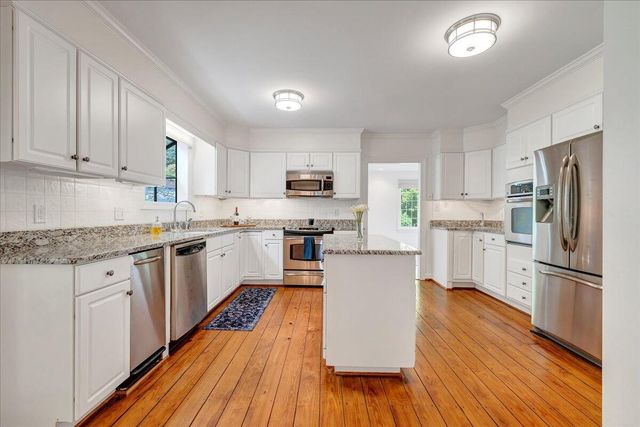 5004 Crossbow CIR, Roanoke, VA 24018