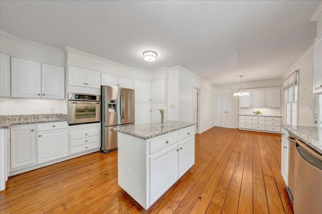 5004 Crossbow CIR, Roanoke, VA 24018