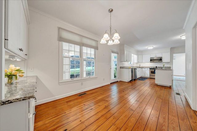 5004 Crossbow CIR, Roanoke, VA 24018