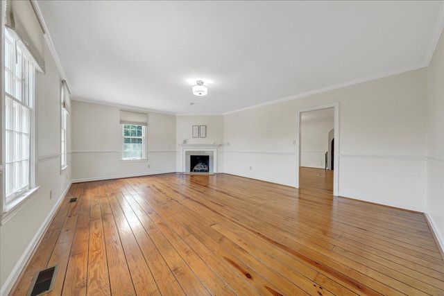 5004 Crossbow CIR, Roanoke, VA 24018