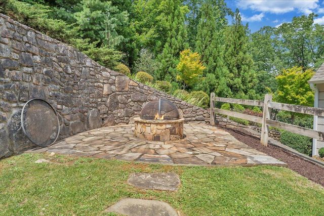 5004 Crossbow CIR, Roanoke, VA 24018