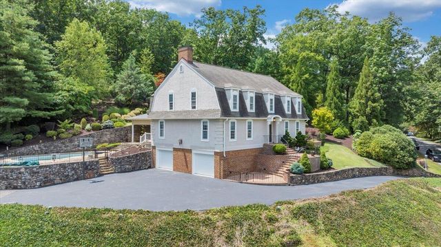5004 Crossbow CIR, Roanoke, VA 24018