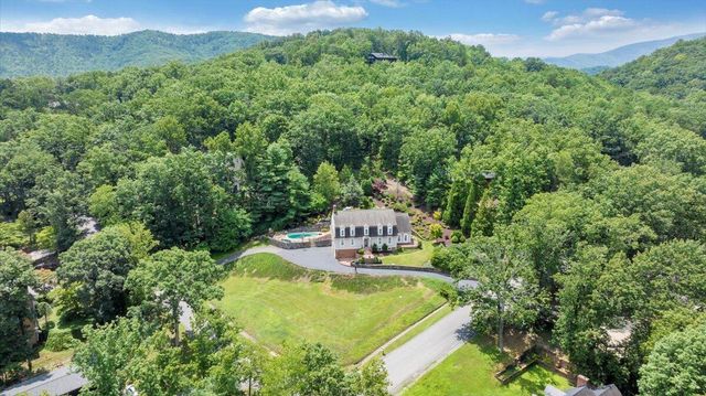 5004 Crossbow CIR, Roanoke, VA 24018