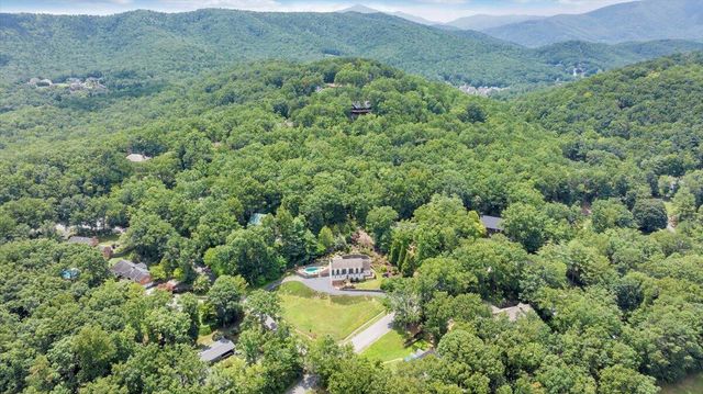 5004 Crossbow CIR, Roanoke, VA 24018