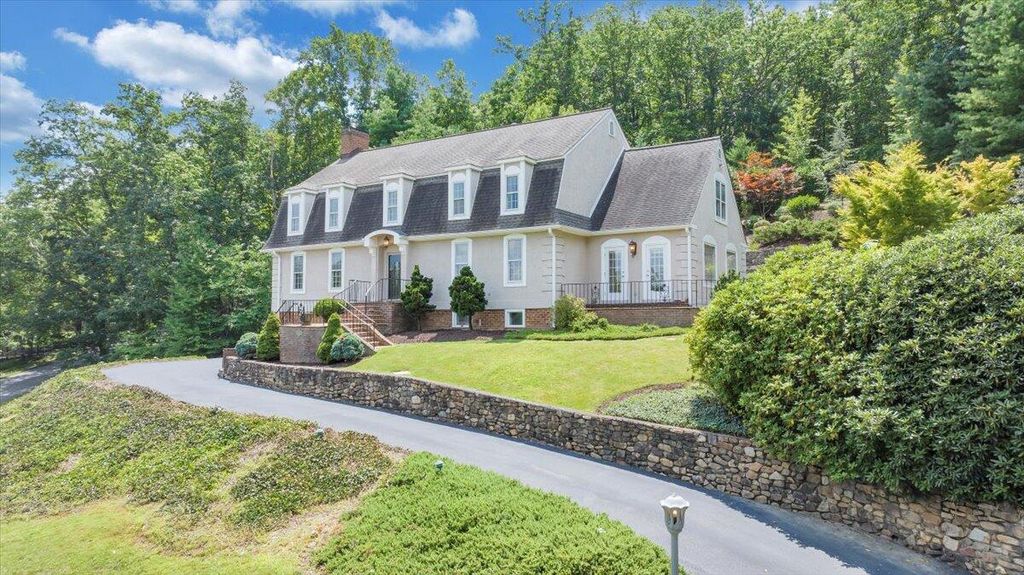 5004 Crossbow CIR, Roanoke, VA 24018