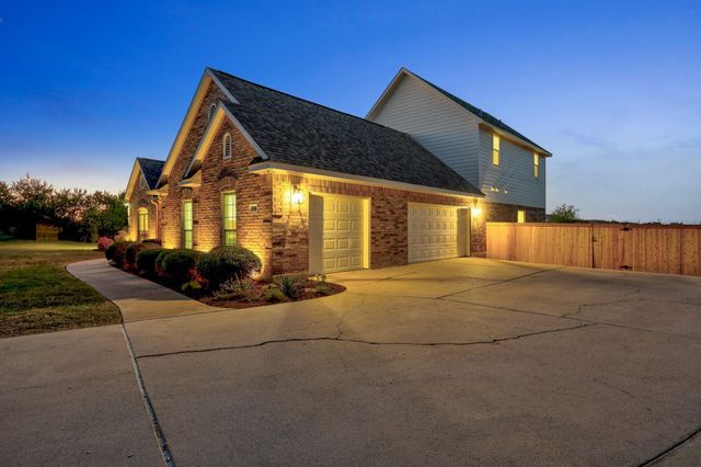 116 Oak Plaza Drive, Georgetown, TX 78628