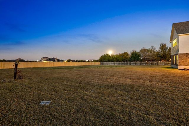 116 Oak Plaza Drive, Georgetown, TX 78628