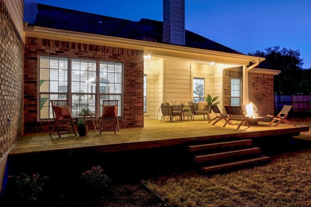 116 Oak Plaza Drive, Georgetown, TX 78628