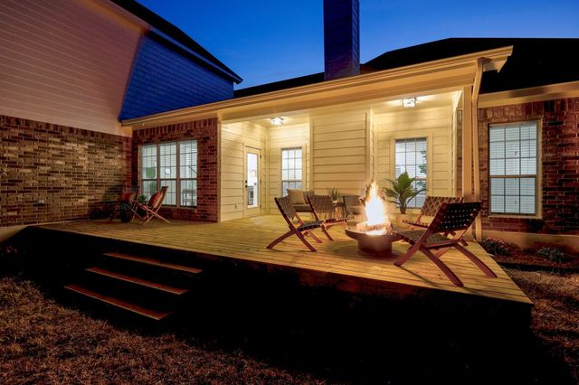 116 Oak Plaza Drive, Georgetown, TX 78628