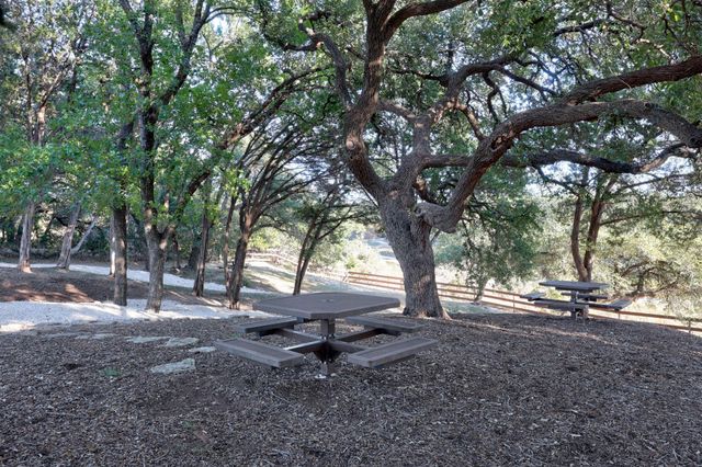 116 Oak Plaza Drive, Georgetown, TX 78628