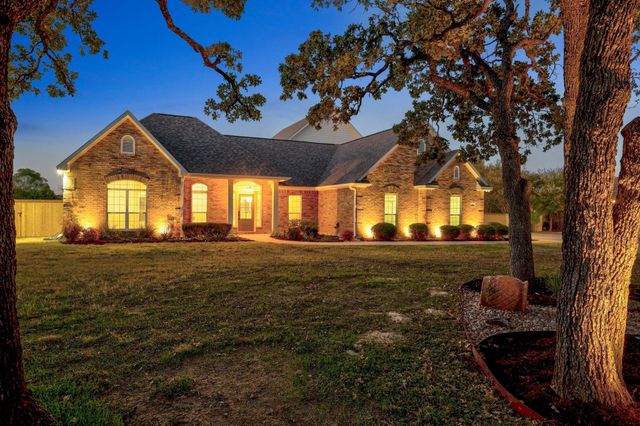 116 Oak Plaza Drive, Georgetown, TX 78628