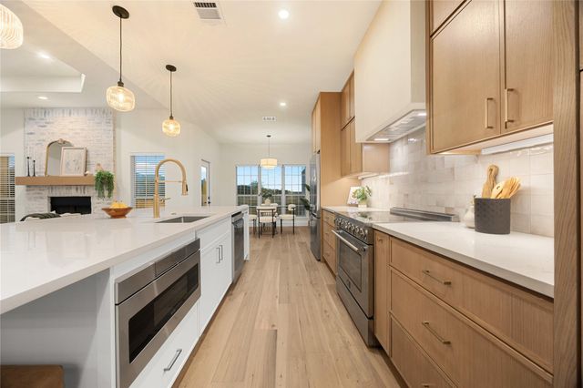 116 Oak Plaza Drive, Georgetown, TX 78628