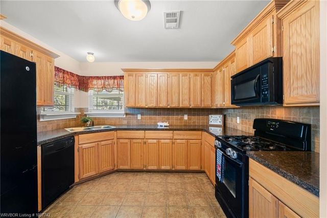 437 Riley Drive, Alma, AR 72921