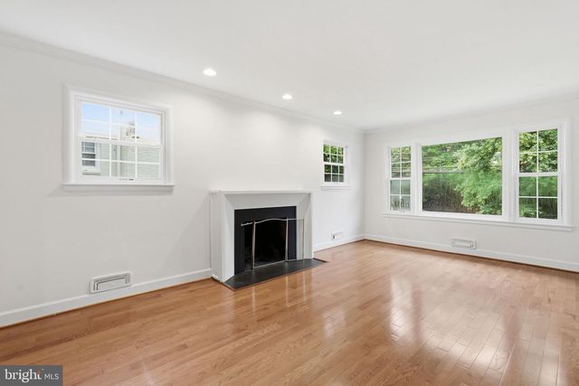 9706 DAMERON DR, Silver Spring, MD 20910
