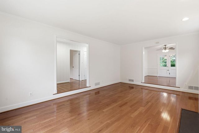 9706 DAMERON DR, Silver Spring, MD 20910