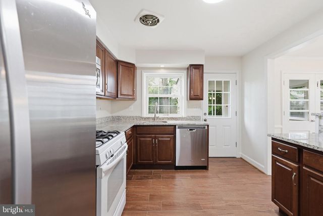 9706 DAMERON DR, Silver Spring, MD 20910