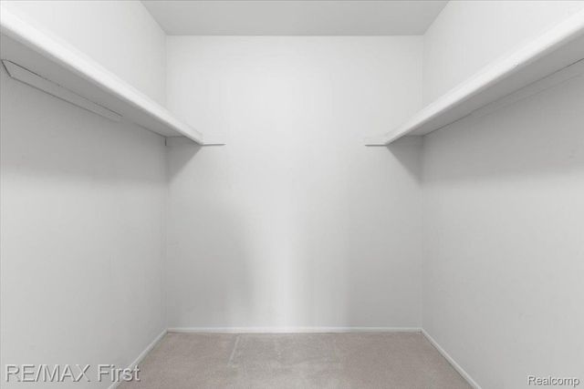 2405 Torquay Avenue 206, Royal Oak Charter Township, MI 48073