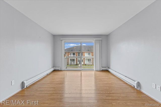 2405 Torquay Avenue 206, Royal Oak Charter Township, MI 48073