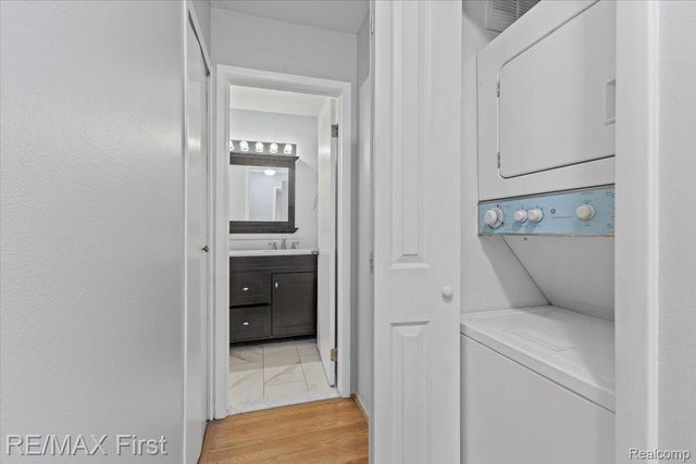 2405 Torquay Avenue 206, Royal Oak Charter Township, MI 48073