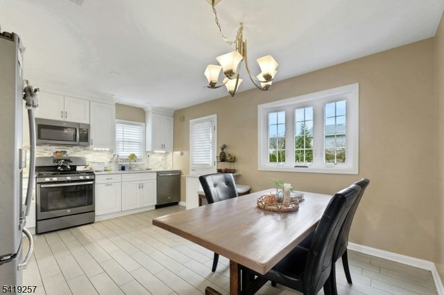 25 Veterans Pl, North Arlington Boro, NJ 07031