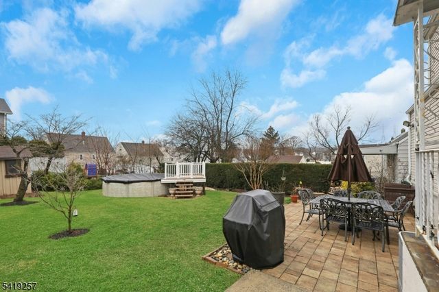 25 Veterans Pl, North Arlington Boro, NJ 07031