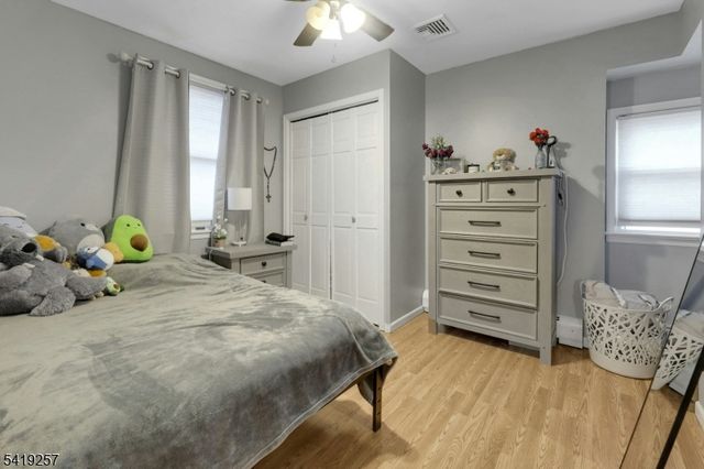 25 Veterans Pl, North Arlington Boro, NJ 07031